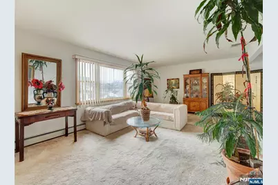 16 Oldis Street, Rochelle Park Township, NJ 07662 - Photo 2