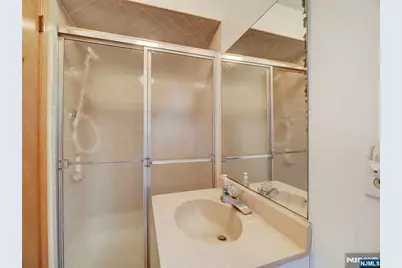 16 Oldis Street, Rochelle Park Township, NJ 07662 - Photo 18