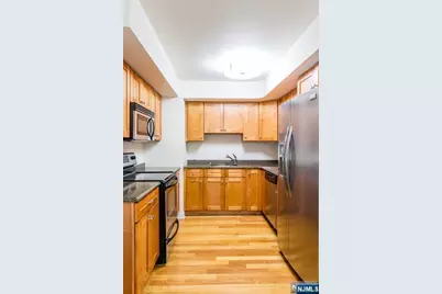 411 E Brinkerhoff Avenue 102 #102, Palisades Park, NJ 07650 - Photo 10