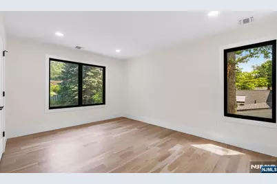 452 Oregon Street, Paramus, NJ 07652 - Photo 36