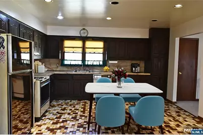 297 Fencsak Avenue, Elmwood Park, NJ 07407 - Photo 12