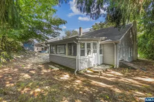 34 Oak St, Bloomingdale, NJ 07403 - Photo 18