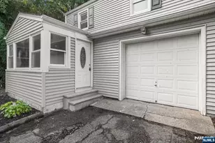 34 Oak St, Bloomingdale, NJ 07403 - Photo 2