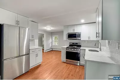 34 Oak Street, Bloomingdale, NJ 07403 - Photo 4