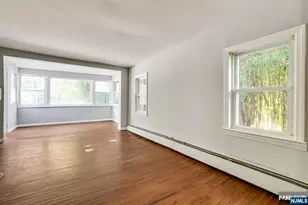 34 Oak St, Bloomingdale, NJ 07403 - Photo 8