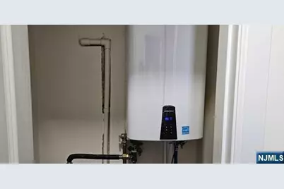 6100 Jefferson Street, West New York, NJ 07093 - Photo 16