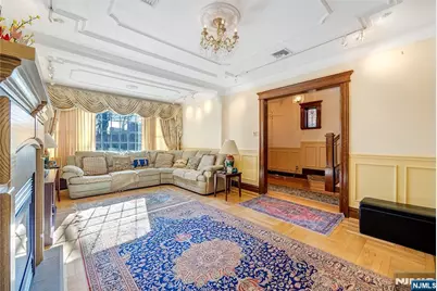 429 Oakdene Avenue, Cliffside Park, NJ 07010 - Photo 8