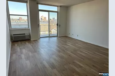 200 Grand Cove Way 5M #5M, Edgewater, NJ 07020 - Photo 4