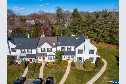 1704 Deerfield Drive 1704 #1704, Edison, NJ 08820 - Photo 4