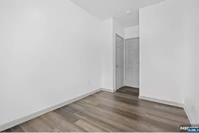 143 Valley Road 2L #2L, Montclair, NJ 07042 - Photo 14