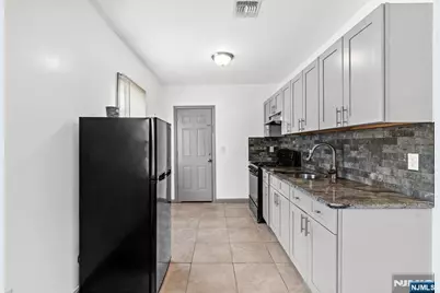 143 Valley Road 2L #2L, Montclair, NJ 07042 - Photo 10