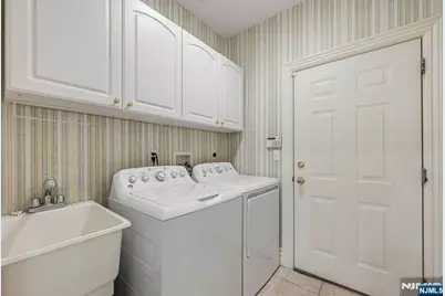 193 Pulis Avenue, Franklin Lakes, NJ 07417 - Photo 14