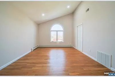 2432 3rd Street B #B, Fort Lee, NJ 07024 - Photo 24