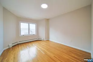 2432 3rd Street B, Fort Lee, NJ 07024 - Photo 30