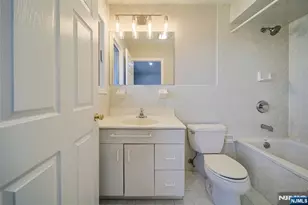 2432 3rd Street B, Fort Lee, NJ 07024 - Photo 28