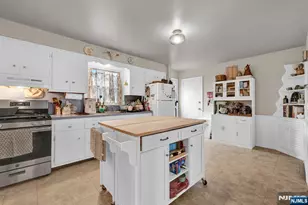 322 Broughton Ave, Bloomfield, NJ 07003 - Photo 18