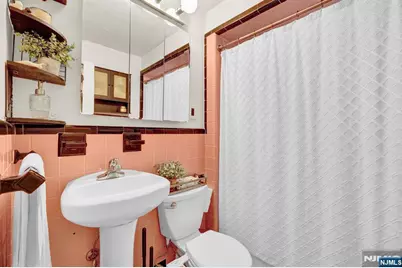 322 Broughton Avenue, Bloomfield, NJ 07003 - Photo 22