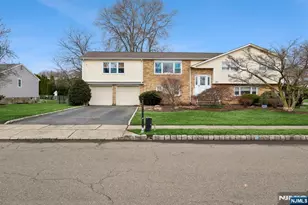 2 Caryn Pl, Fairfield, NJ 07004 - Photo 1