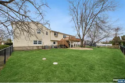 2 Caryn Place, Fairfield, NJ 07004 - Photo 32
