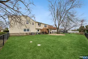 2 Caryn Pl, Fairfield, NJ 07004 - Photo 32