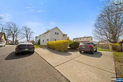 125 Merritt Avenue, Bergenfield, NJ 07621 - Photo 34