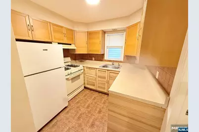 47 Lester Street 1 #1, Wallington, NJ 07057 - Photo 4