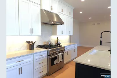 72 Woodmont Circle, River Vale Township, NJ 07675 - Photo 4