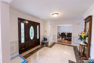 81 Crescent Ave, Mahwah, NJ 07430 - Photo 2