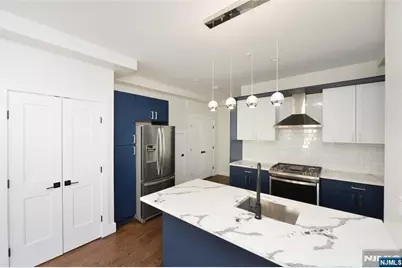 203 3rd Street 2 #2, Jersey City, NJ 07302 - Photo 4