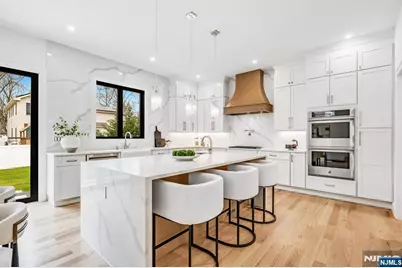 234 Vivien Court, Paramus, NJ 07652 - Photo 12