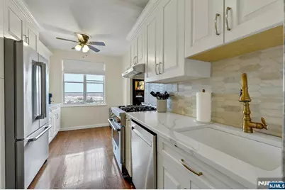 100 Palisade Avenue D45 #D45, Englewood, NJ 07631 - Photo 12