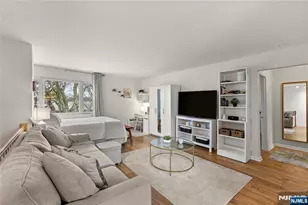 9 Wedgewood Dr 93, Verona, NJ 07044 - Photo 2