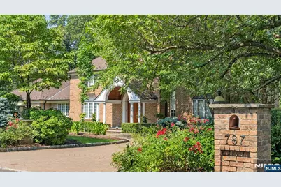 787 Peach Tree Lane, Franklin Lakes, NJ 07417 - Photo 1