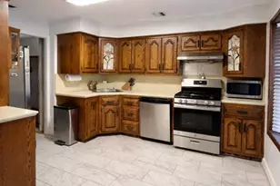 71 Stewart St, Demarest, NJ 07627 - Photo 4