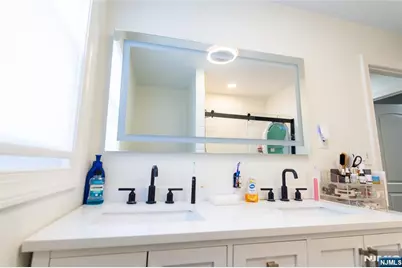 246 Stirling Avenue, Orange, NJ 07050 - Photo 20