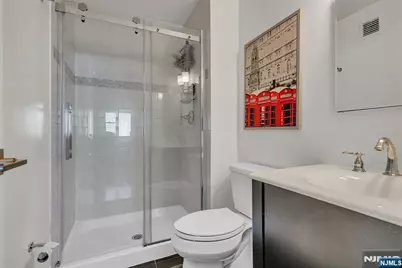 250 Gorge 21B #21B, Cliffside Park, NJ 07010 - Photo 26