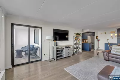 250 Gorge 21B #21B, Cliffside Park, NJ 07010 - Photo 16