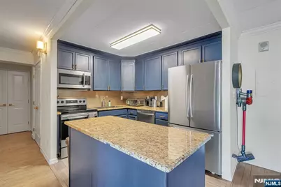 250 Gorge 21B #21B, Cliffside Park, NJ 07010 - Photo 12