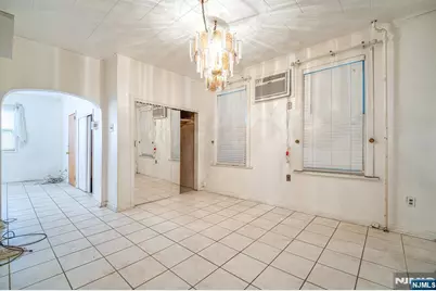 390 Lafayette Street, Newark, NJ 07105 - Photo 6