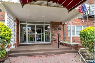 2200 Center Avenue C1 #C1, Fort Lee, NJ 07024 - Photo 2