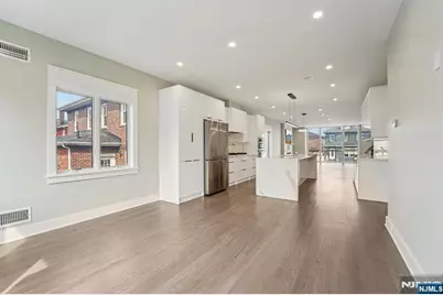 412 Lincoln Avenue, Cliffside Park, NJ 07010 - Photo 10