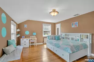 1 Crescent Pl, Ho Ho Kus, NJ 07423 - Photo 18