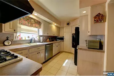 274 Gaston Avenue, Garfield, NJ 07026 - Photo 4