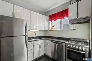 436 Undercliff Ave, Edgewater, NJ 07020 - Photo 16