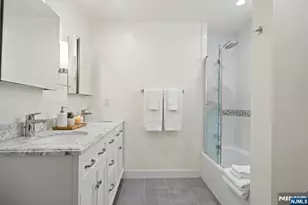 436 Undercliff Ave, Edgewater, NJ 07020 - Photo 12