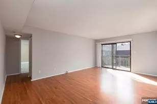 423 Meadow Woods Ln 310, Lawrence Township, NJ 08648 - Photo 6