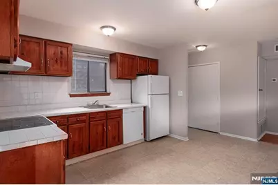 423 Meadow Woods Lane 310 #310, Lawrence Township, NJ 08648 - Photo 4