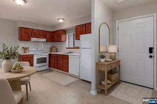 423 Meadow Woods Ln 310, Lawrence Township, NJ 08648 - Photo 2