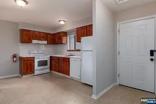 423 Meadow Woods Ln 310, Lawrence Township, NJ 08648 - Photo 2