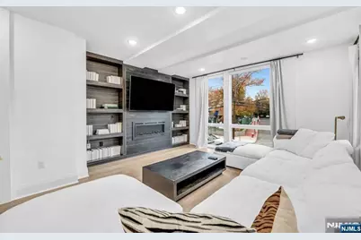 38 Hudson Avenue, Edgewater, NJ 07020 - Photo 4